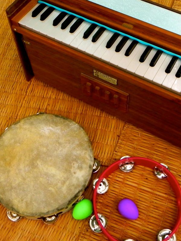 Andrea Camerini - Canto Bhajan